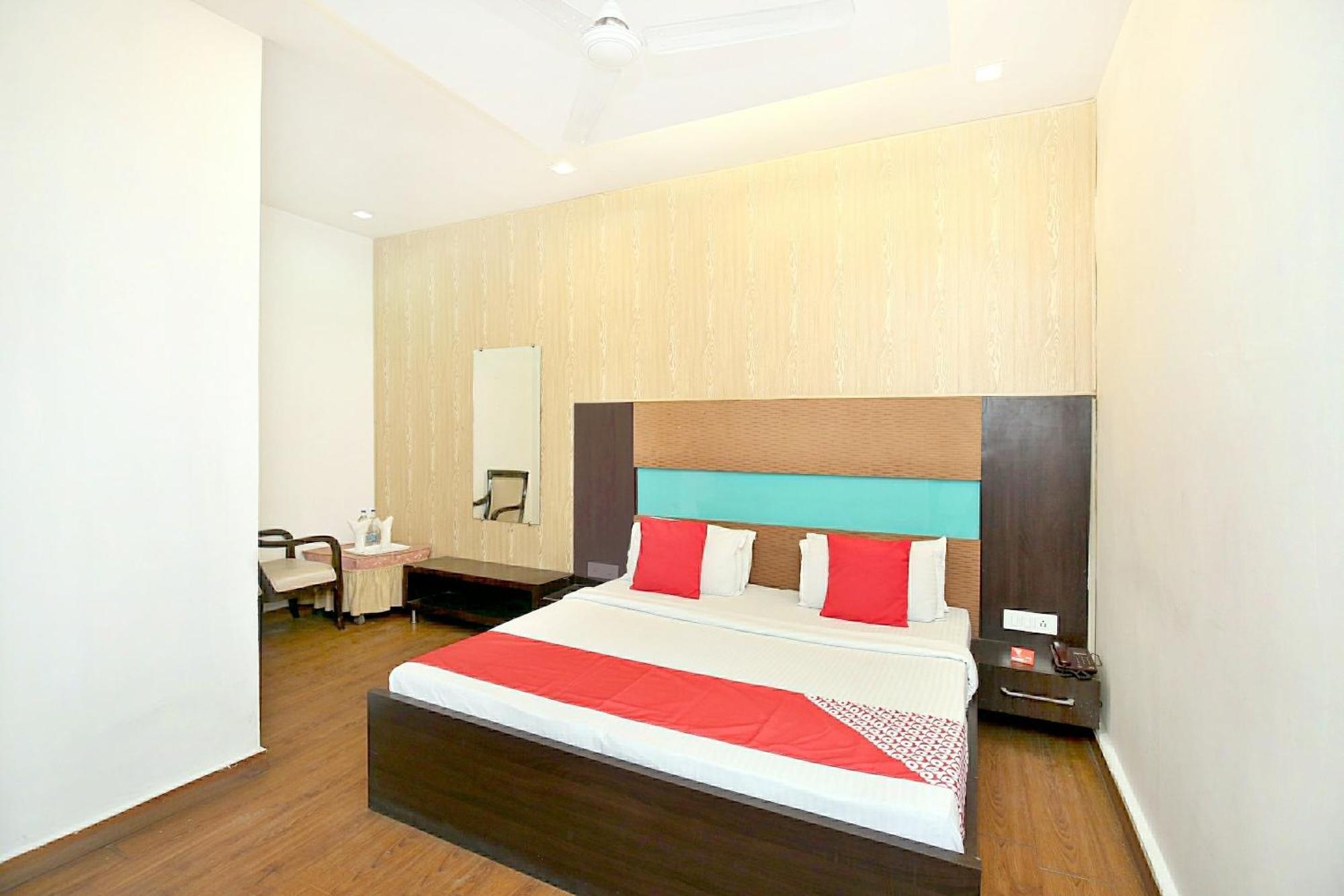 Hotel O Queensland Amritsar Exterior photo